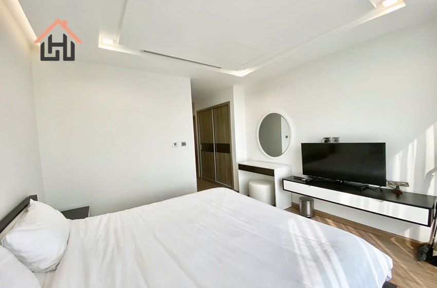 Nice 2 bedroom apartment for rent in Vinhomes Metropolis, Hanoi