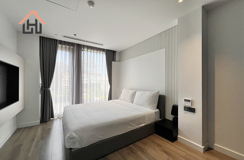 Beautiful 2 bedroom apartment for rent in Hoan Kiem with spacious balcony, Hanoi