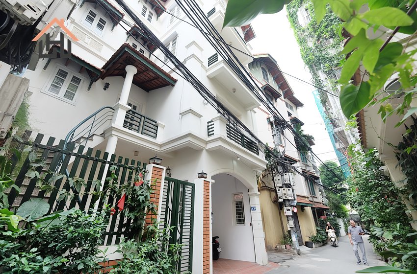 Spacious house for rent in Tay Ho, Hanoi