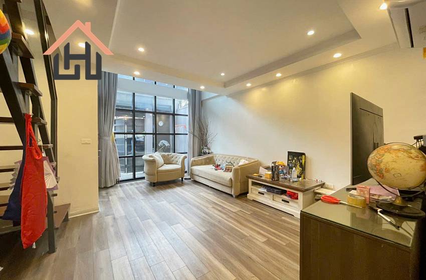 3-Bedroom House in Dang Thai Mai – Balcony & Private Yard