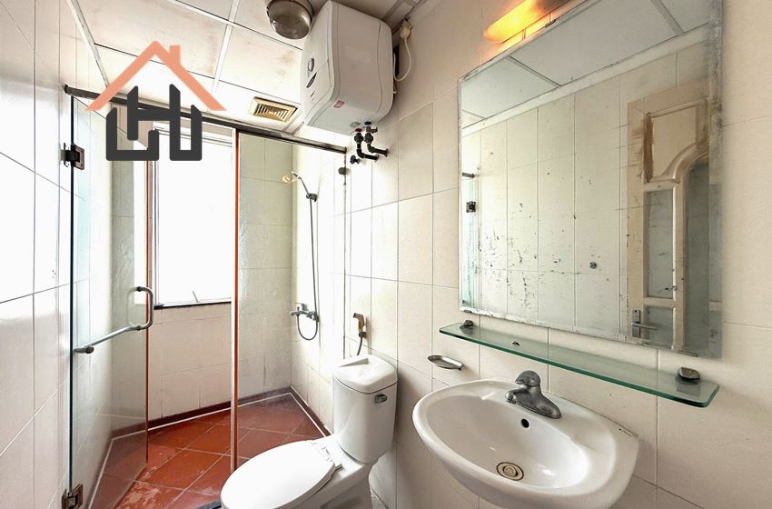 Spacious & Bright 2-Bedroom Apartment in Central Tay Ho, Hanoi