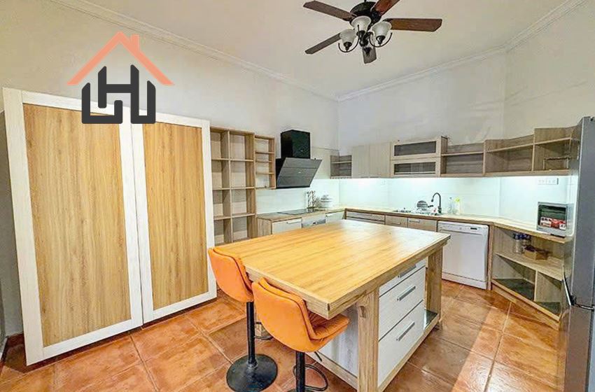 Spacious 4-Bedroom House with Private Garden in Central Tay Ho