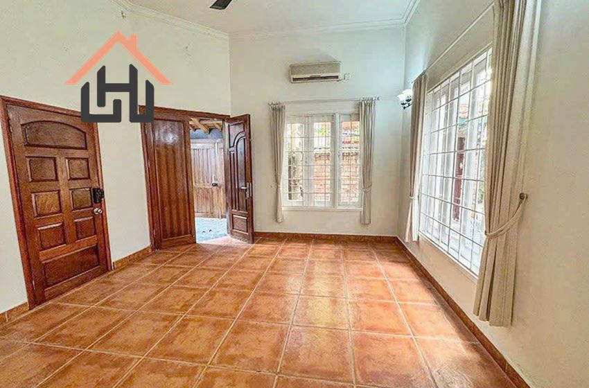 Spacious 4-Bedroom House with Private Garden in Central Tay Ho