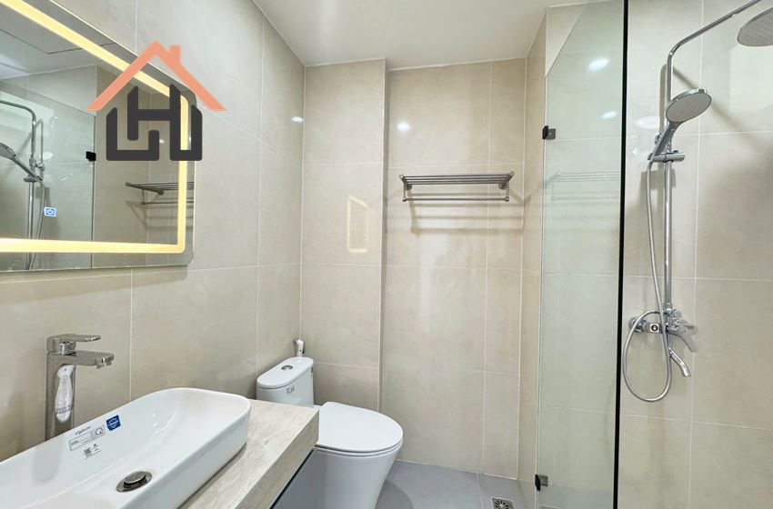 Spacious 2-Bedroom Apartment with Bathtub – Central Location, Hanoi