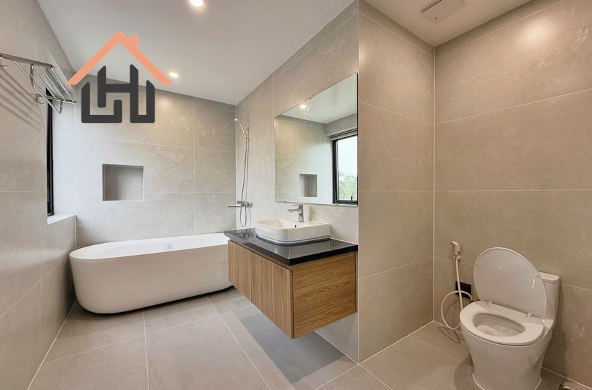 Spacious 2 Bedroom Serviced Apartment with Beautiful Lake View, Tay Ho, Hanoi