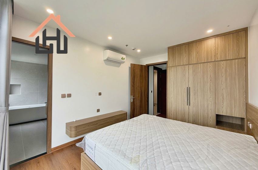 Spacious 2 Bedroom Serviced Apartment with Beautiful Lake View, Tay Ho, Hanoi