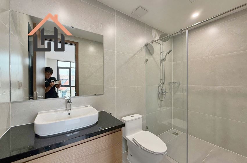 Spacious 2 Bedroom Serviced Apartment with Beautiful Lake View, Tay Ho, Hanoi