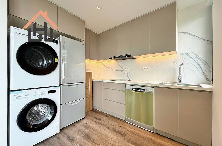 Beautiful 1 bedroom apartment with lake view for rent in Tay Ho.