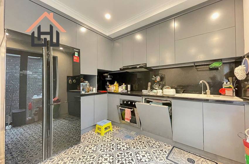3-Bedroom House in Dang Thai Mai – Balcony & Private Yard