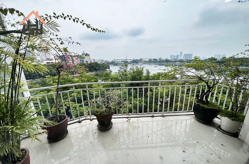 Lake view 1 bedroom apartment for rent in Truc Bach area, Hanoi