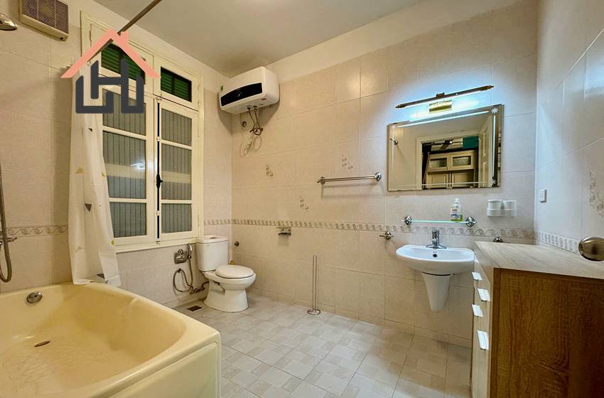 Spacious 3-Bedroom House with Yard in Dang Thai Mai, Tay Ho