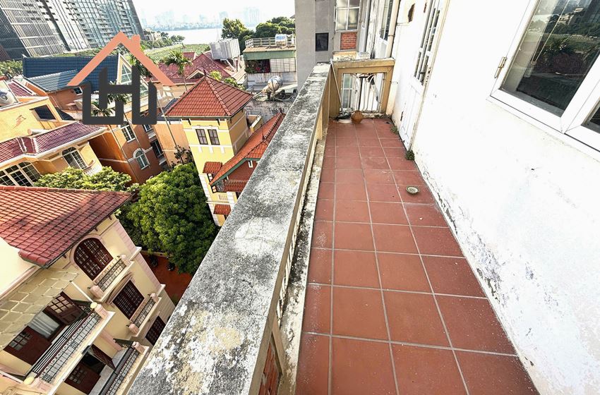 Spacious & Bright 2-Bedroom Apartment in Central Tay Ho, Hanoi