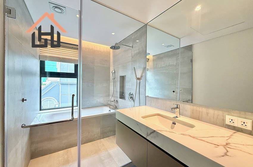 Beautiful 1 bedroom apartment with lake view for rent in Tay Ho.
