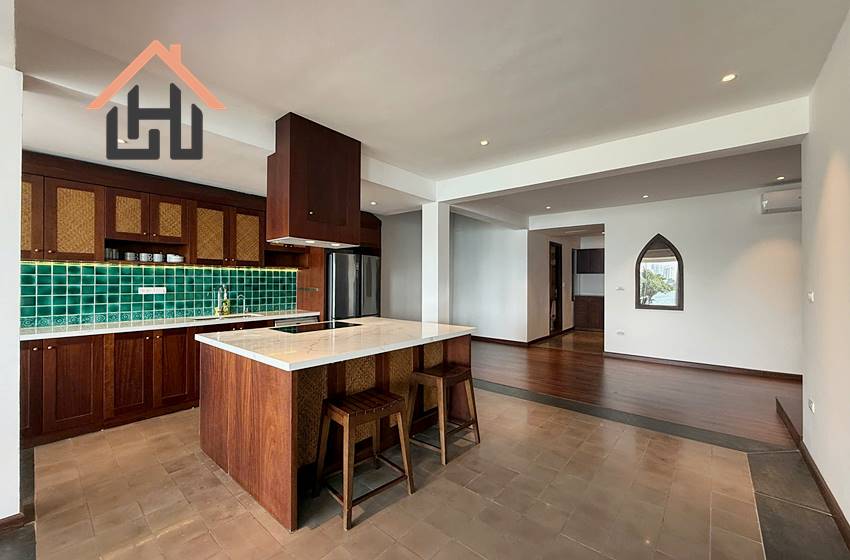 Duplex apartment with lake view and balcony for rent in Tay Ho, Hanoi