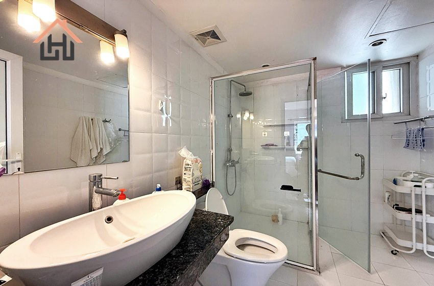 Lake view 1 bedroom apartment for rent in Tay Ho, Hanoi