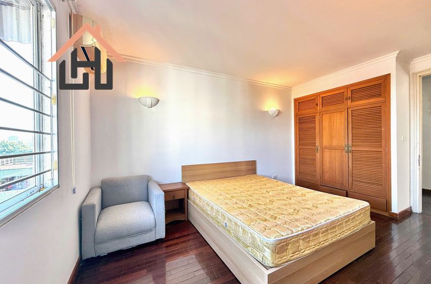 Spacious & Bright 2-Bedroom Apartment in Central Tay Ho, Hanoi