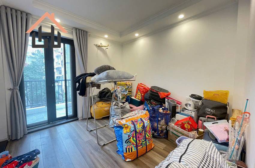 3-Bedroom House in Dang Thai Mai – Balcony & Private Yard