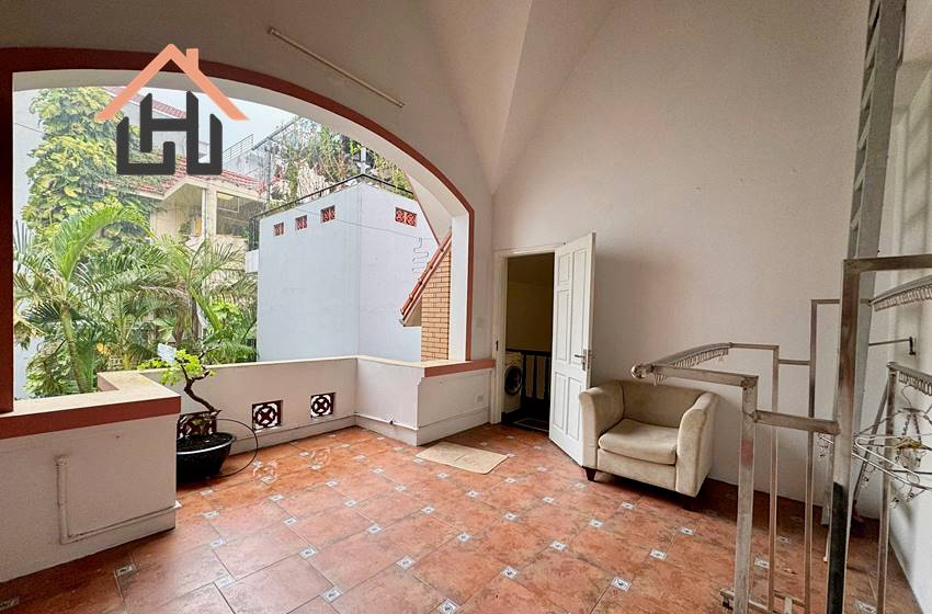 Spacious 3-Bedroom House with Yard in Dang Thai Mai, Tay Ho