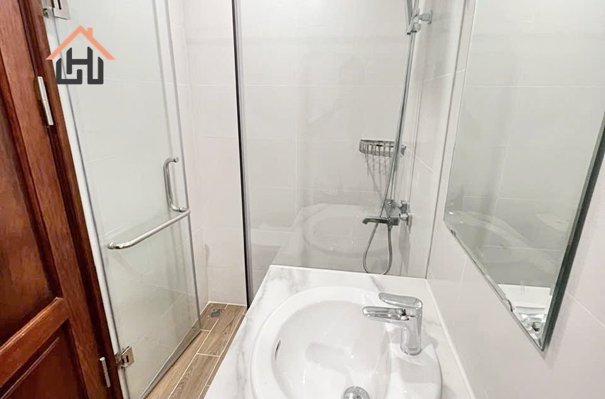 Bright studio for rent in Ba Dinh, Hanoi