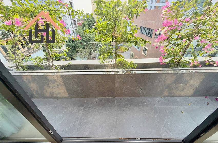 Brand new and modern 1 bedroom apartment for Rent in Hanoi.