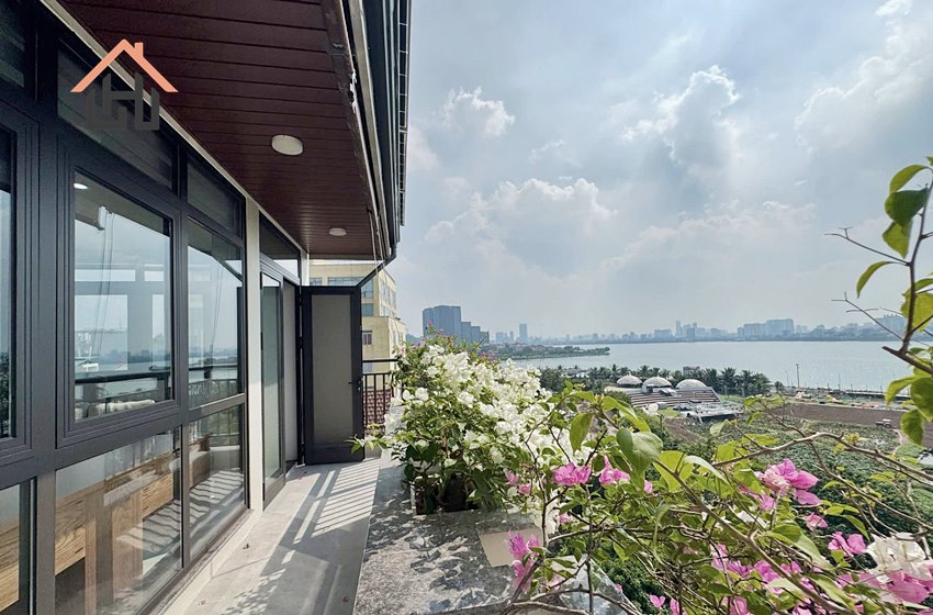 Full of light 1 bedroom apartment for rent in Tay Ho, Hanoii