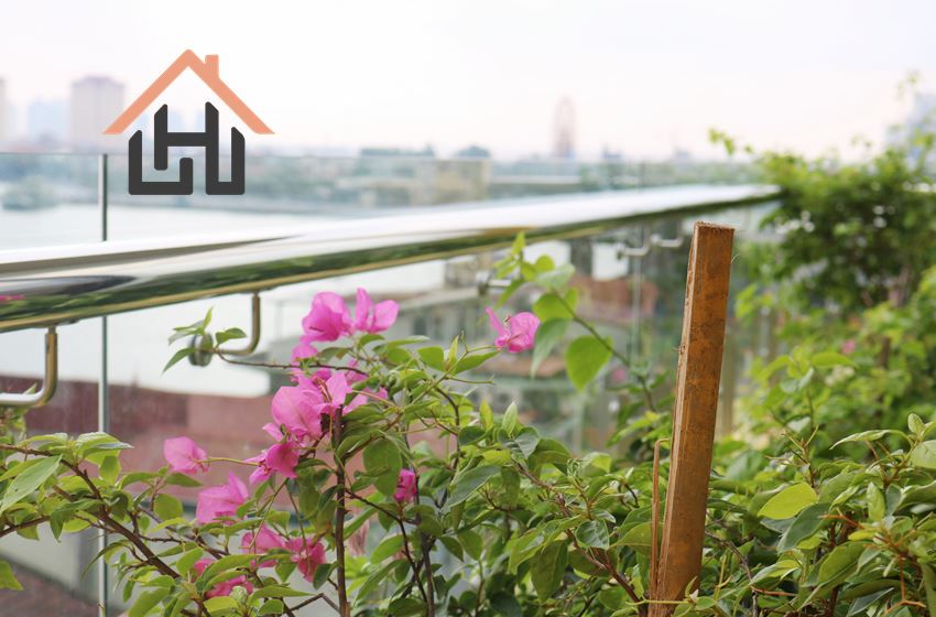 Bright 3BR apartment in West Lake, Hanoi