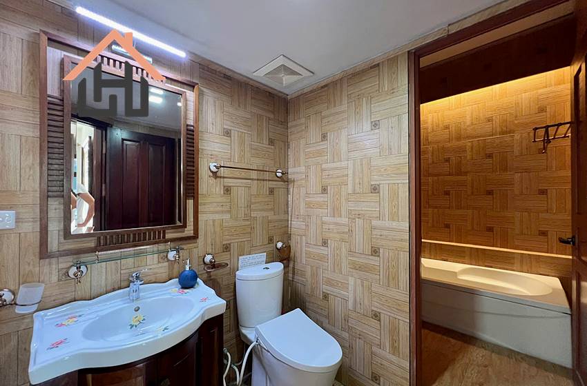 Nice apartment with balcony and lake view for rent in Truc Bach Area, Ba Dinh District, Hanoi
