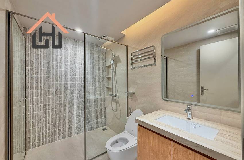 Brand new and modern 1 bedroom apartment for Rent in Hanoi.